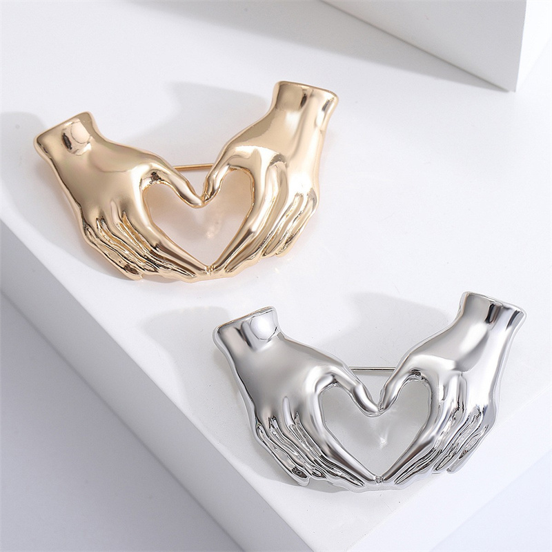 Women Fashion Pose - XIALUOKE Hand Pose Heart Brooches For